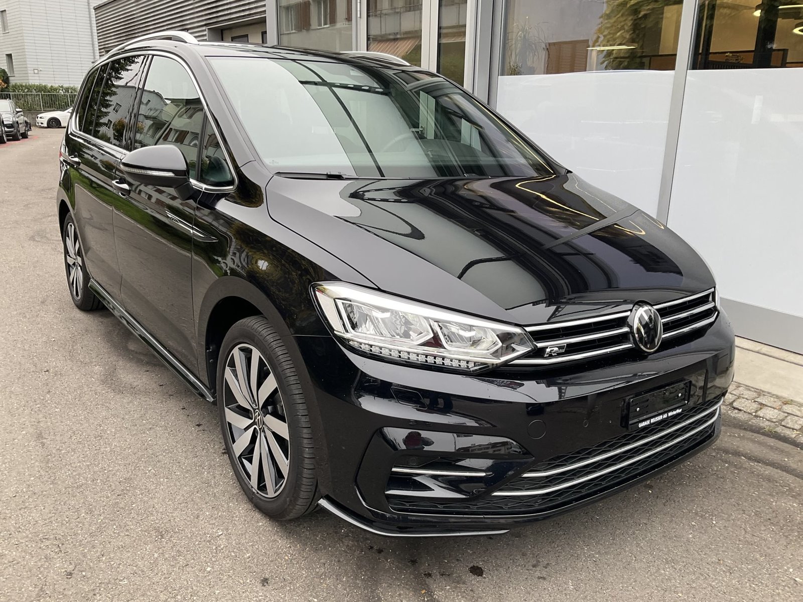 VW Touran 1.5 TSI DSG HIGHLINE R-LINE *** TOP AUSSTATTUNG **, Petrol, Second hand / Used, Automatic - 3