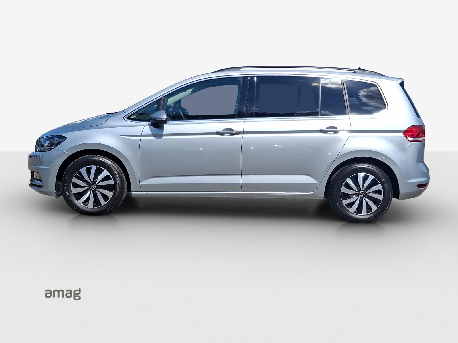 VW Touran Comfortline, Petrol, Second hand / Used, Automatic - 2