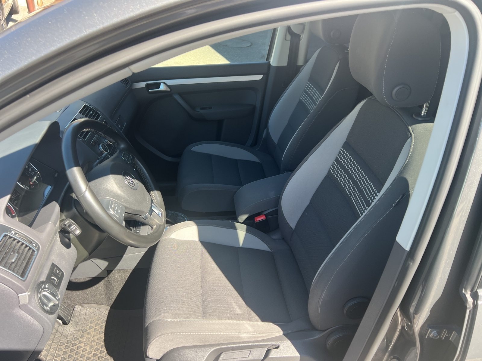 VW Touran Design, Essence, Occasion / Utilisé, Automatique - 7