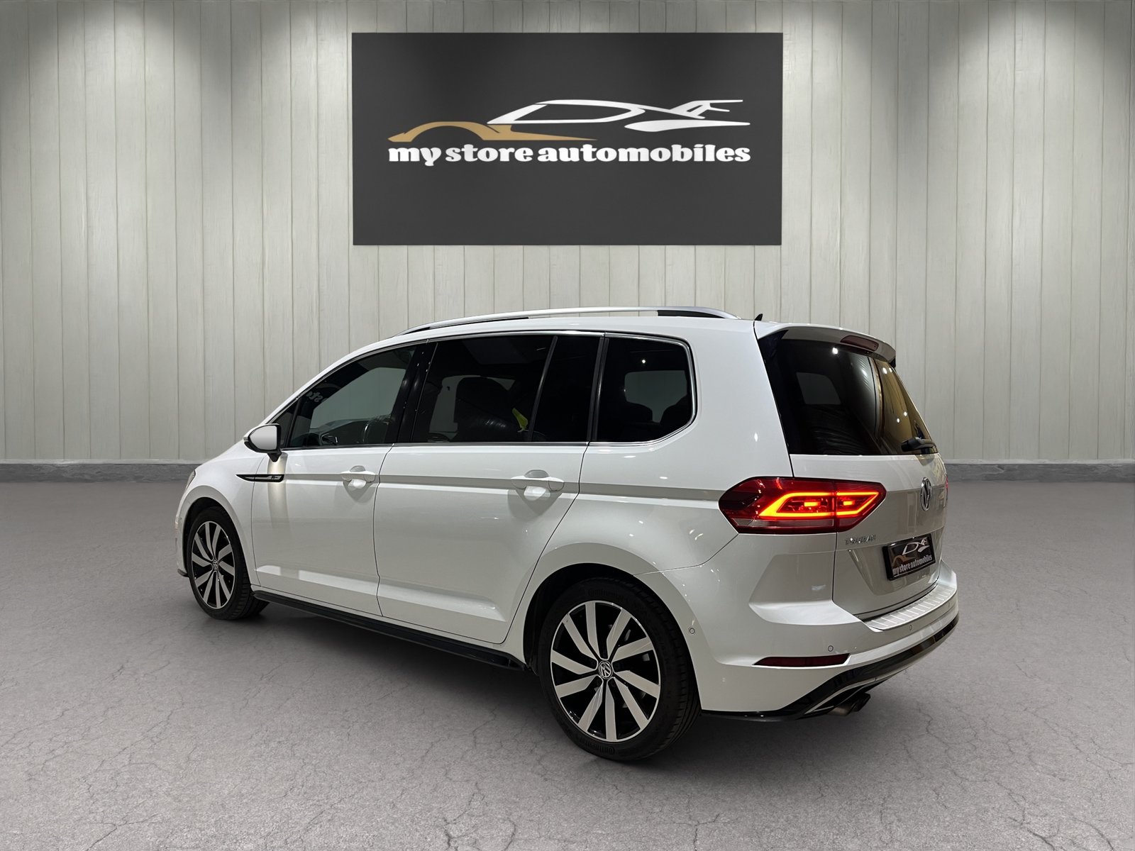 VW Touran 1.8 TSI R-LINE BlueMotion Technology Highline DSG, Petrol, Second hand / Used, Automatic - 6