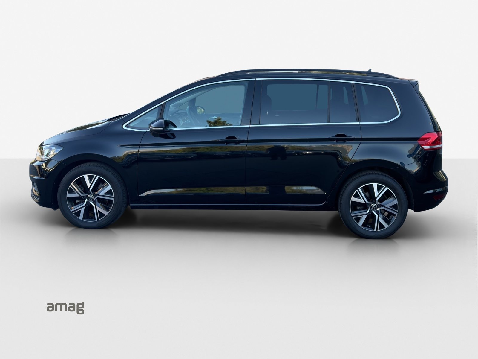 VW Touran Comfortline, Petrol, Second hand / Used, Automatic - 2