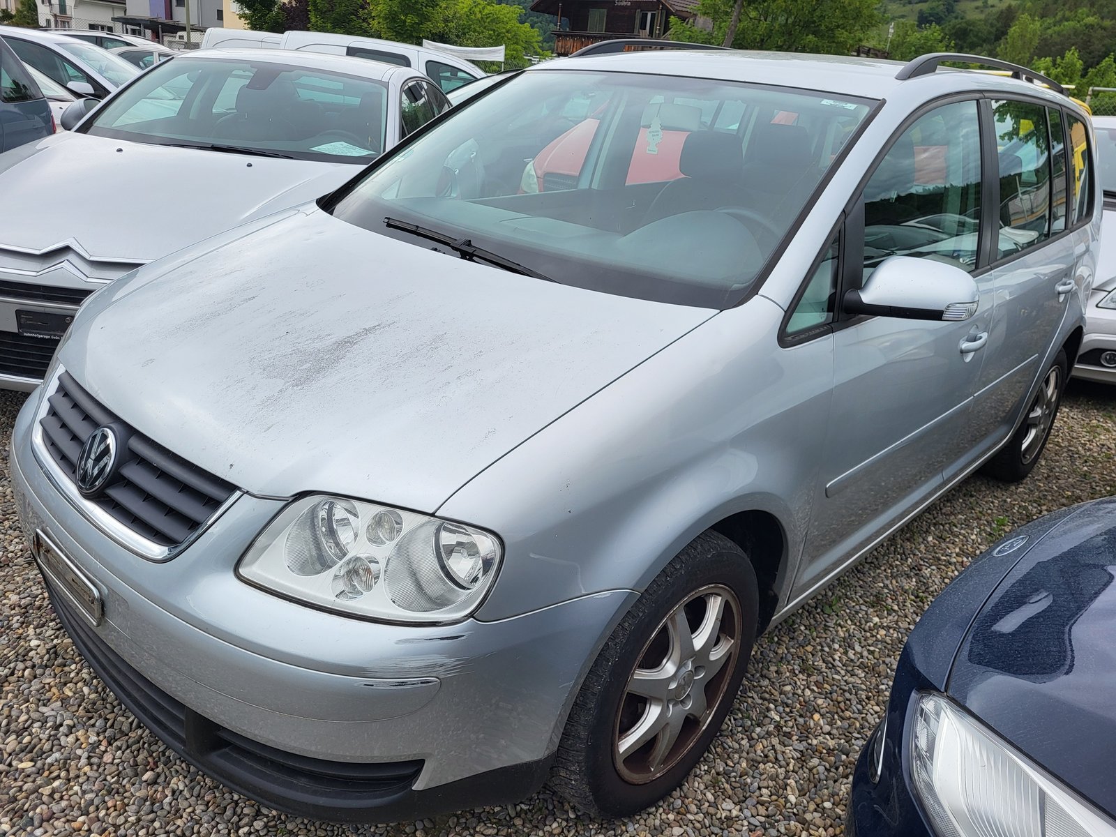 VW Touran 2.0 TDI Trendline, Diesel, Second hand / Used, Automatic - 2