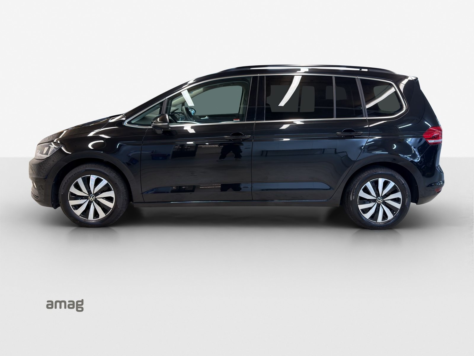 VW Touran Comfortline, Petrol, Second hand / Used, Automatic - 2