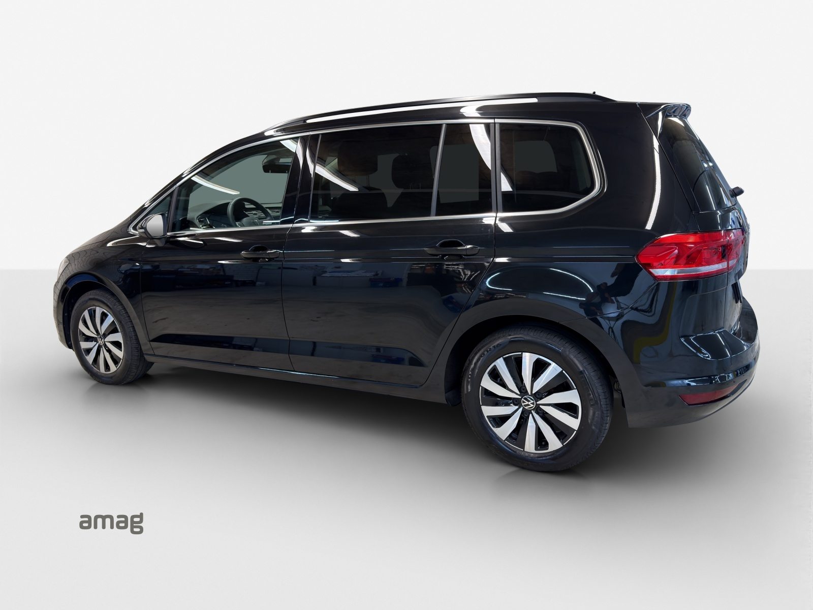 VW Touran Comfortline, Petrol, Second hand / Used, Automatic - 3