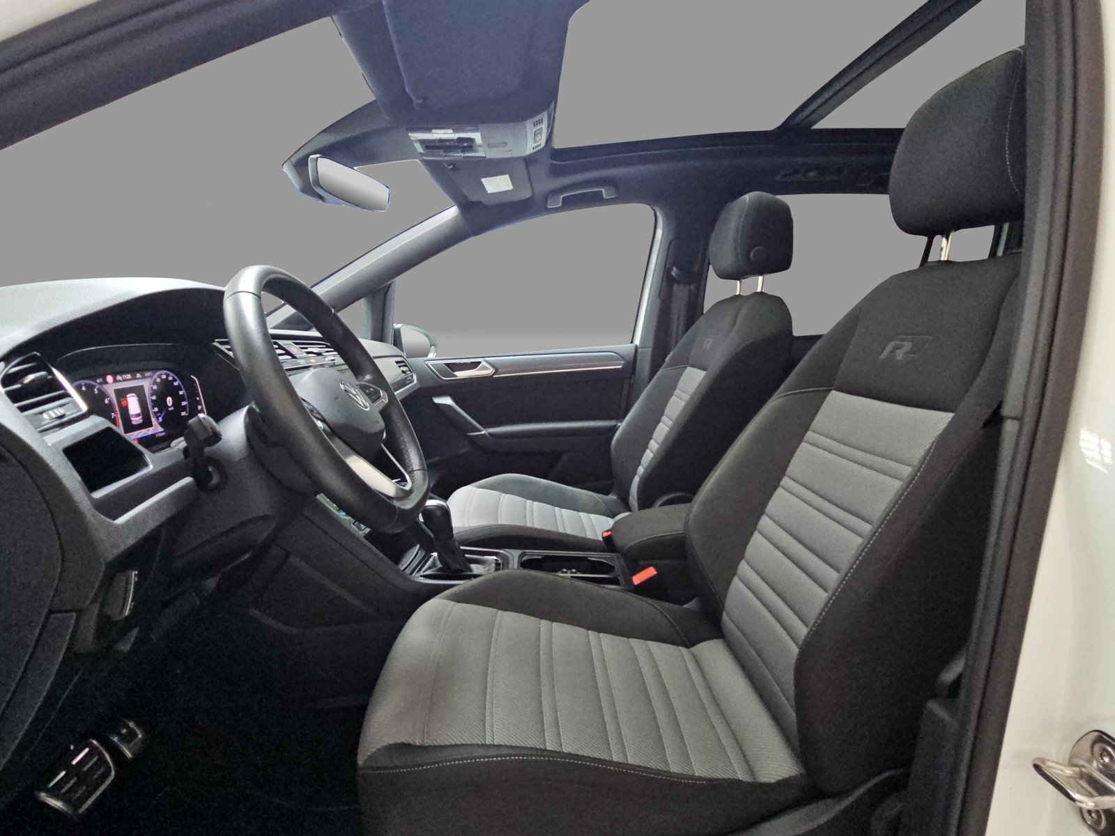 VW Touran 1.5 TSI R-Line DSG, Benzin, Occasion / Gebraucht, Automatik - 6
