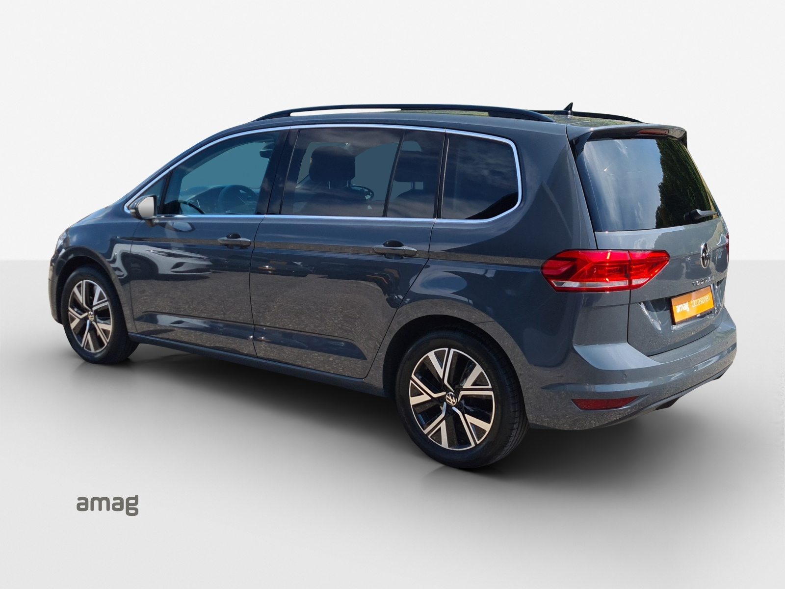 VW Touran Comfortline, Petrol, Second hand / Used, Automatic - 3