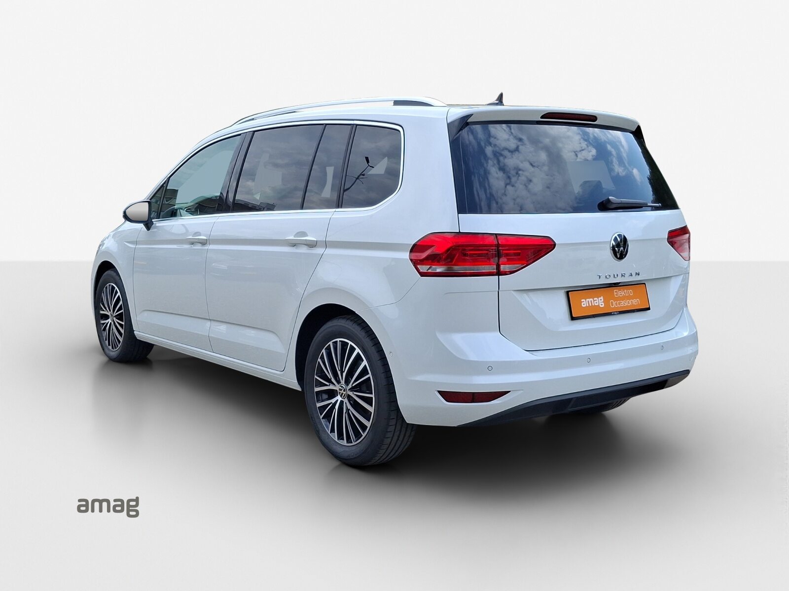 VW Touran Highline, Petrol, Second hand / Used, Automatic - 3
