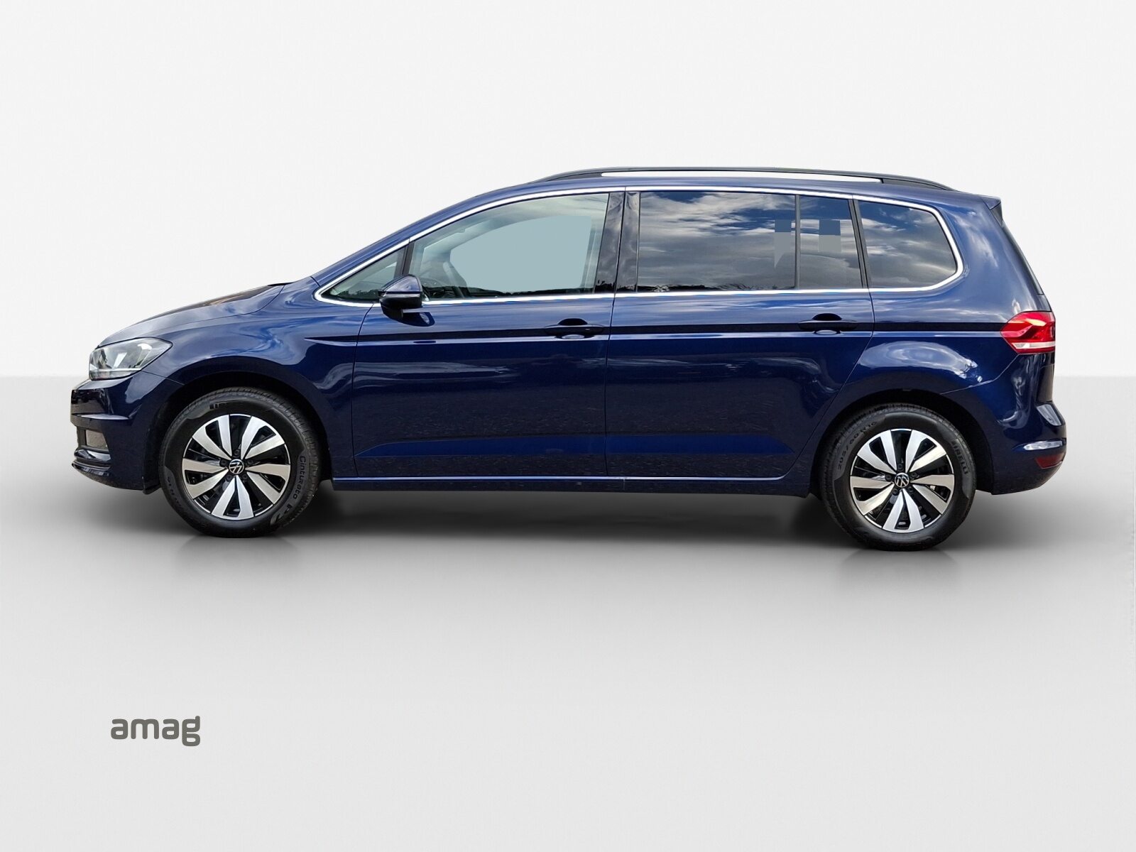 VW Touran Comfortline, Petrol, Second hand / Used, Automatic - 2
