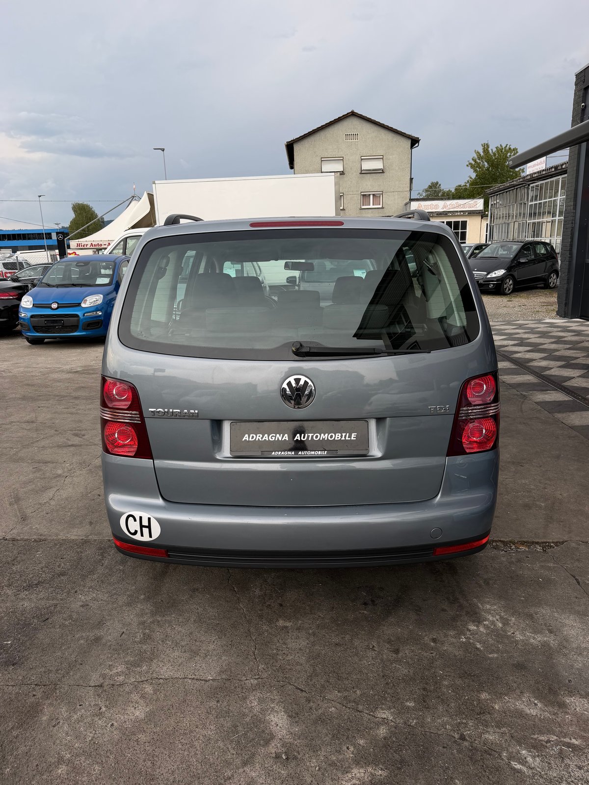 VW Touran 1.9 TDI BlueMotion Highline 7Plätzer, Diesel, Occasion / Gebraucht, Handschaltung - 7