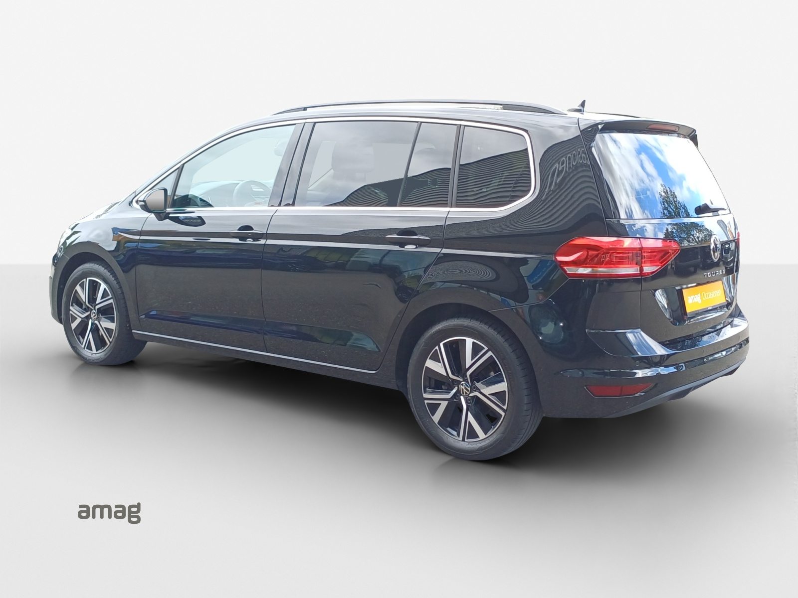 VW Touran Comfortline, Petrol, Second hand / Used, Automatic - 3