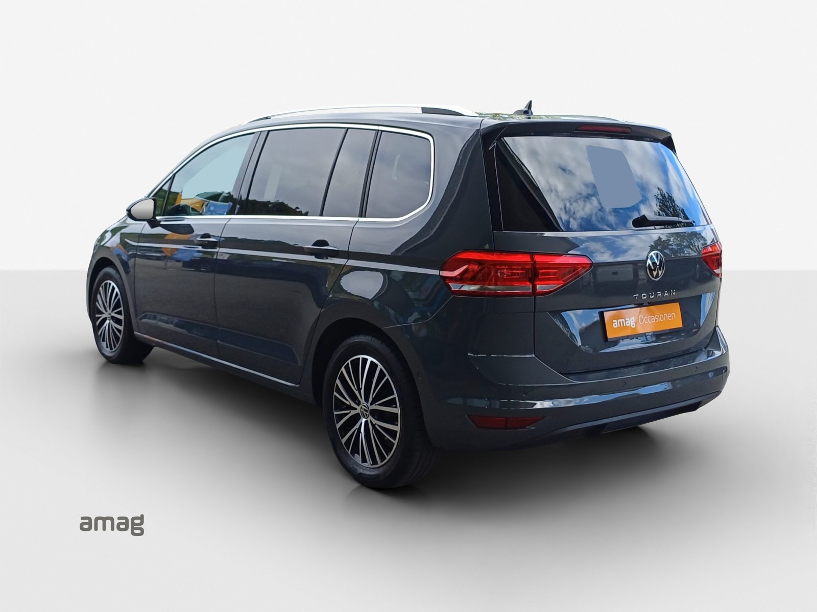VW Touran Highline, Petrol, Second hand / Used, Automatic - 3