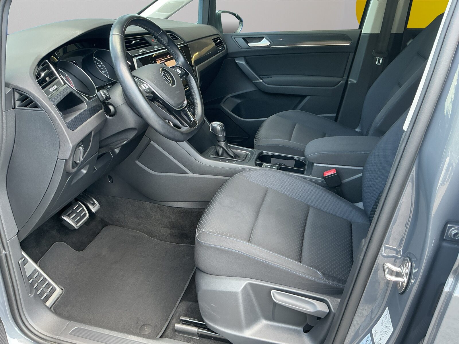 VW Touran UNITED, Essence, Occasion / Utilisé, Automatique - 4