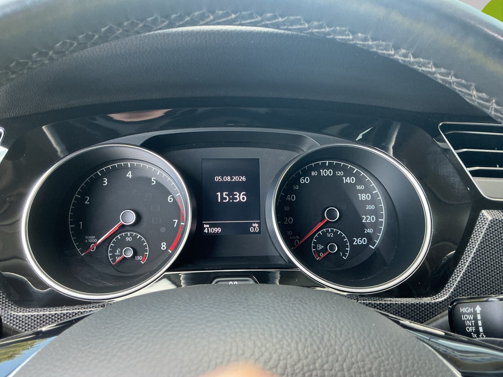 VW Touran UNITED, Essence, Occasion / Utilisé, Automatique - 6