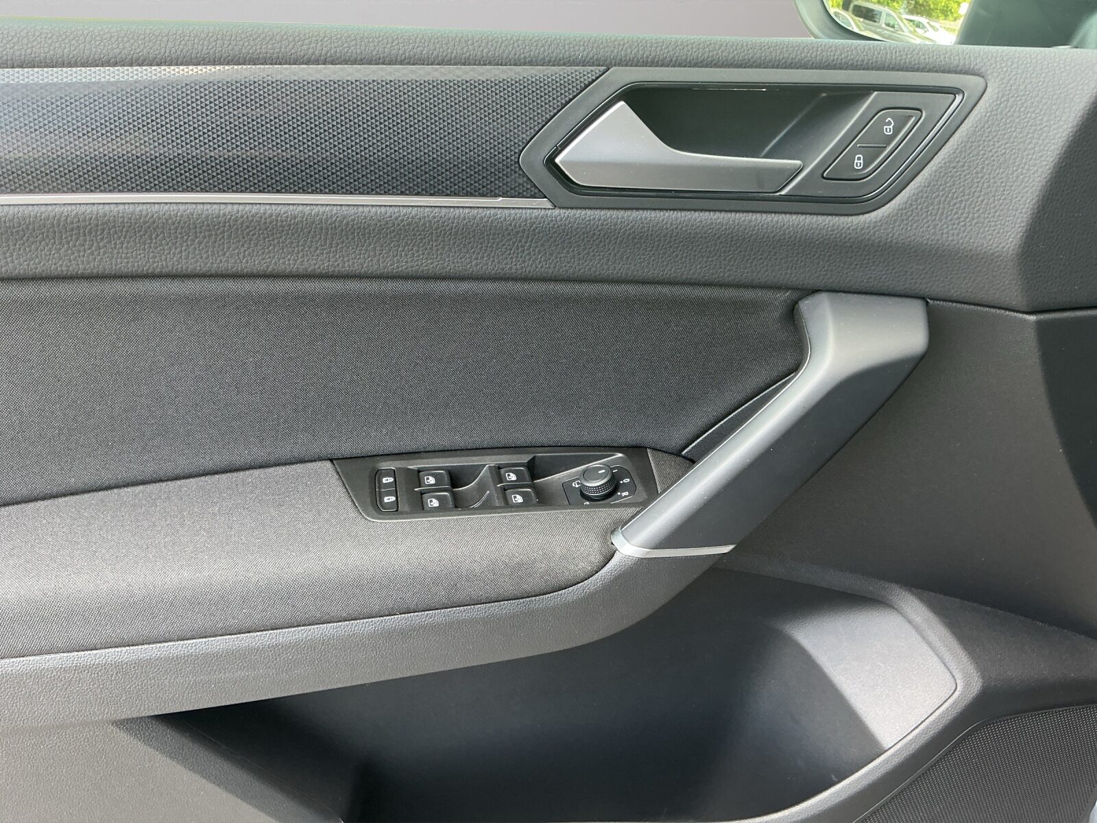 VW Touran UNITED, Essence, Occasion / Utilisé, Automatique - 7