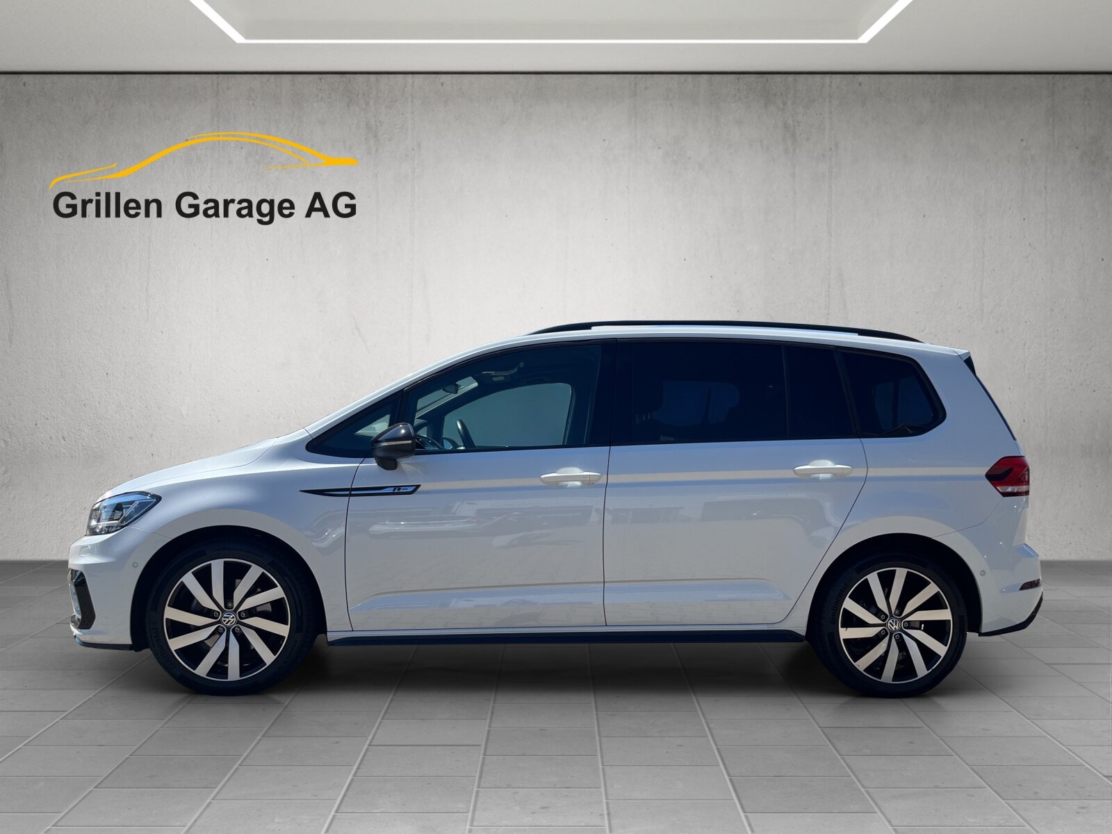 VW Touran 2.0 TDI SCR R-Line DSG, Diesel, Occasion / Utilisé, Automatique - 2