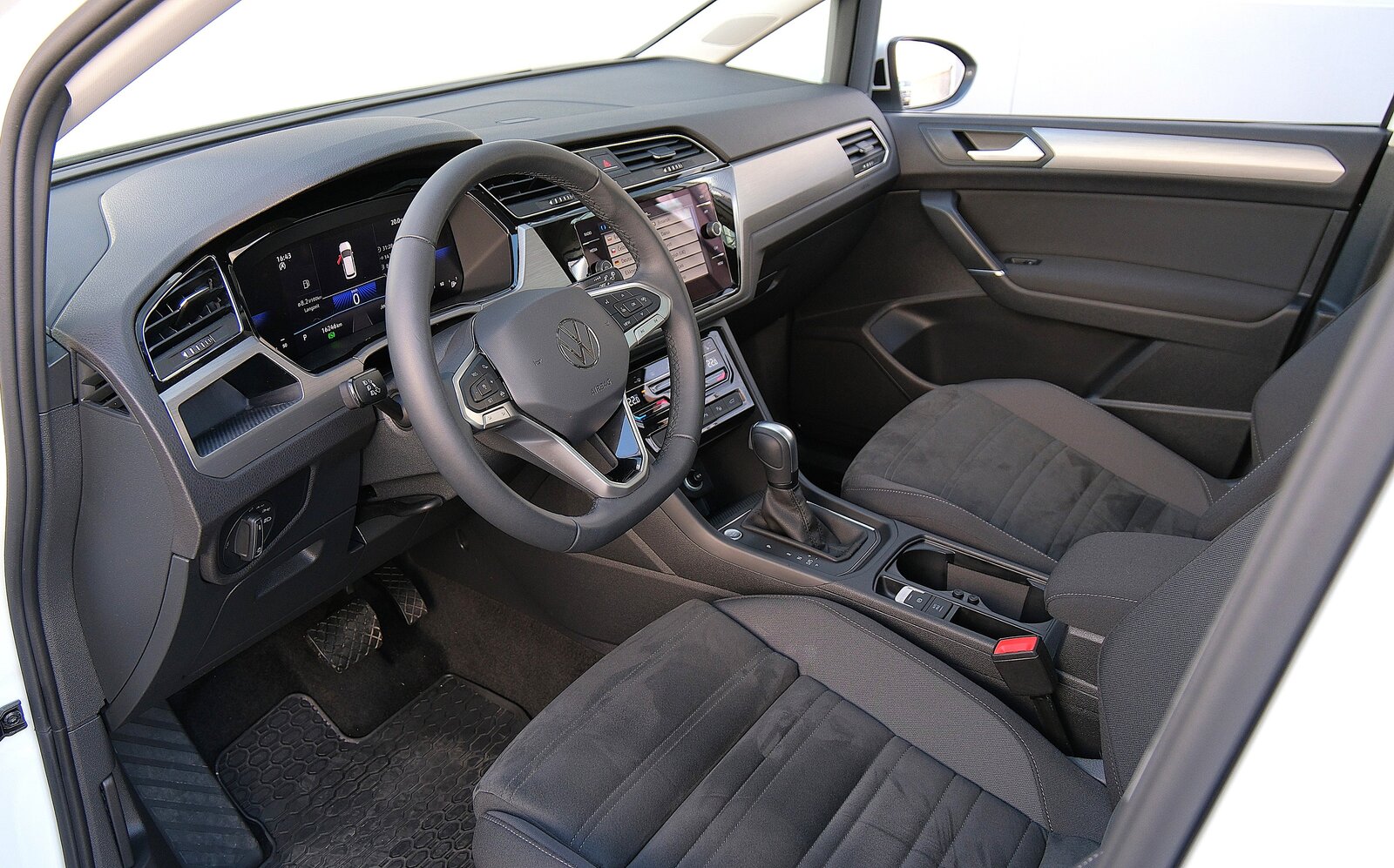 VW Touran 1.5 TSI EVO Comfortline United R Line DSG, Essence, Occasion / Utilisé, Automatique - 3