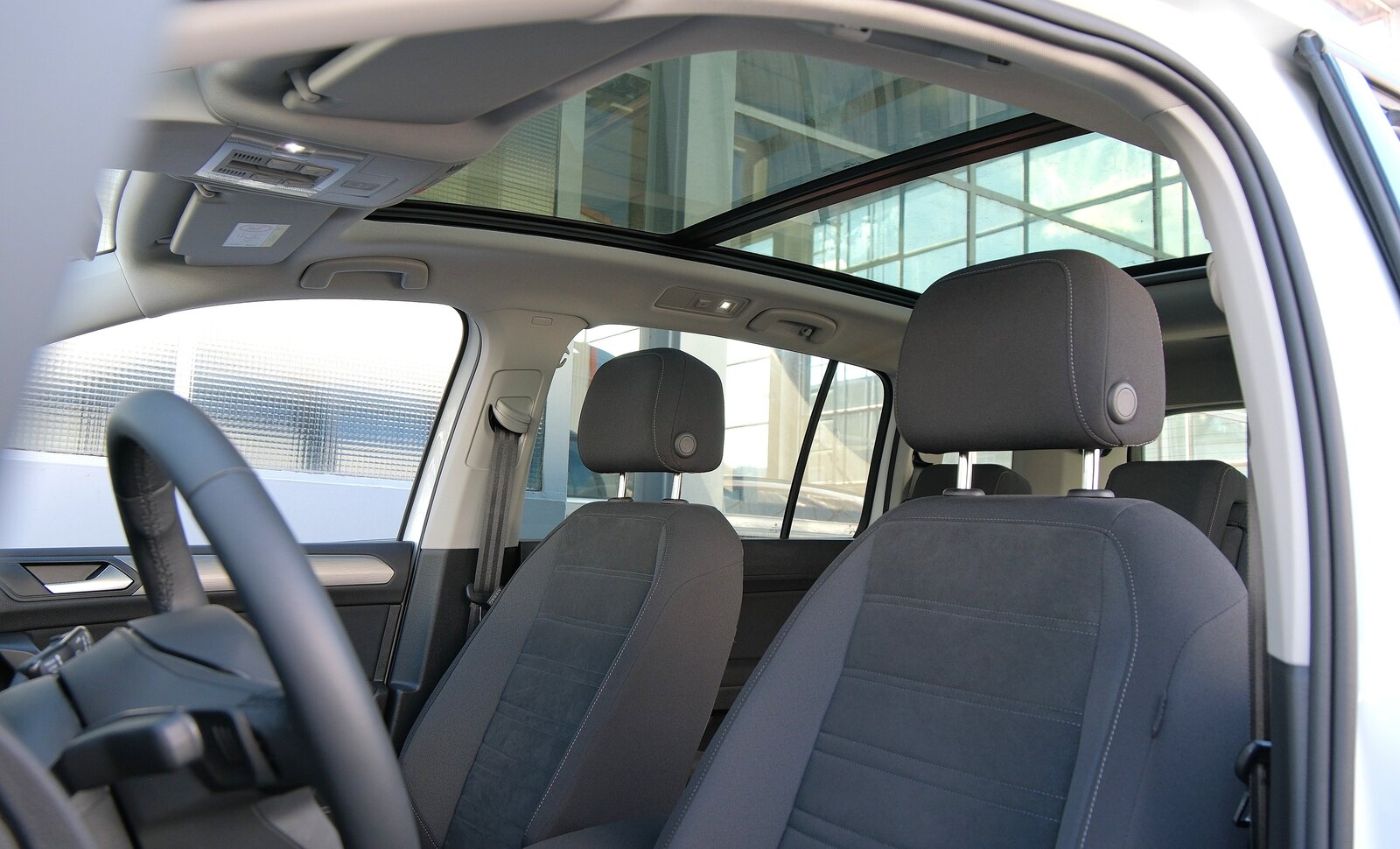 VW Touran 1.5 TSI EVO Comfortline United R Line DSG, Essence, Occasion / Utilisé, Automatique - 4