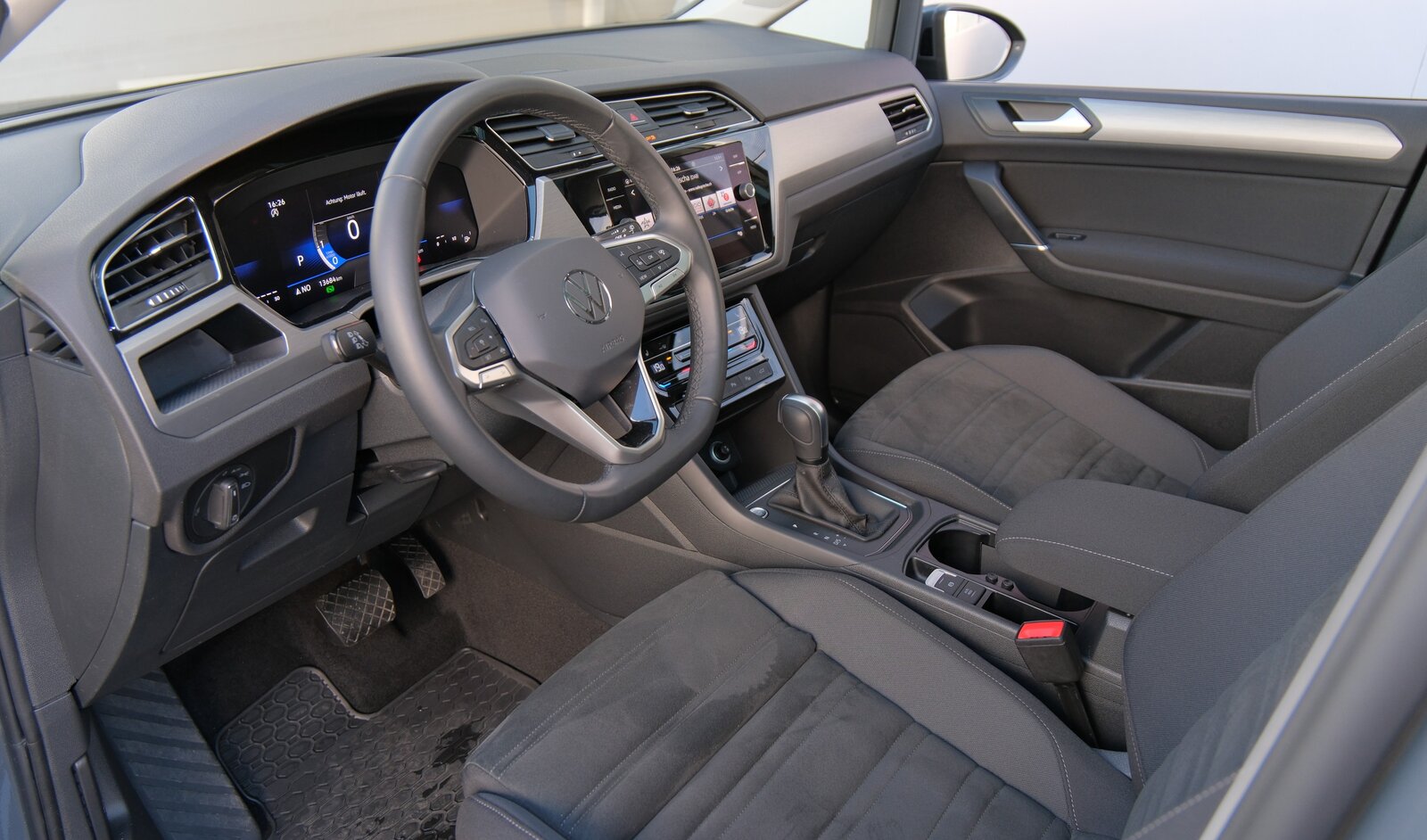 VW Touran 1.5 TSI EVO Comfortline United R Line DSG, Essence, Occasion / Utilisé, Automatique - 3