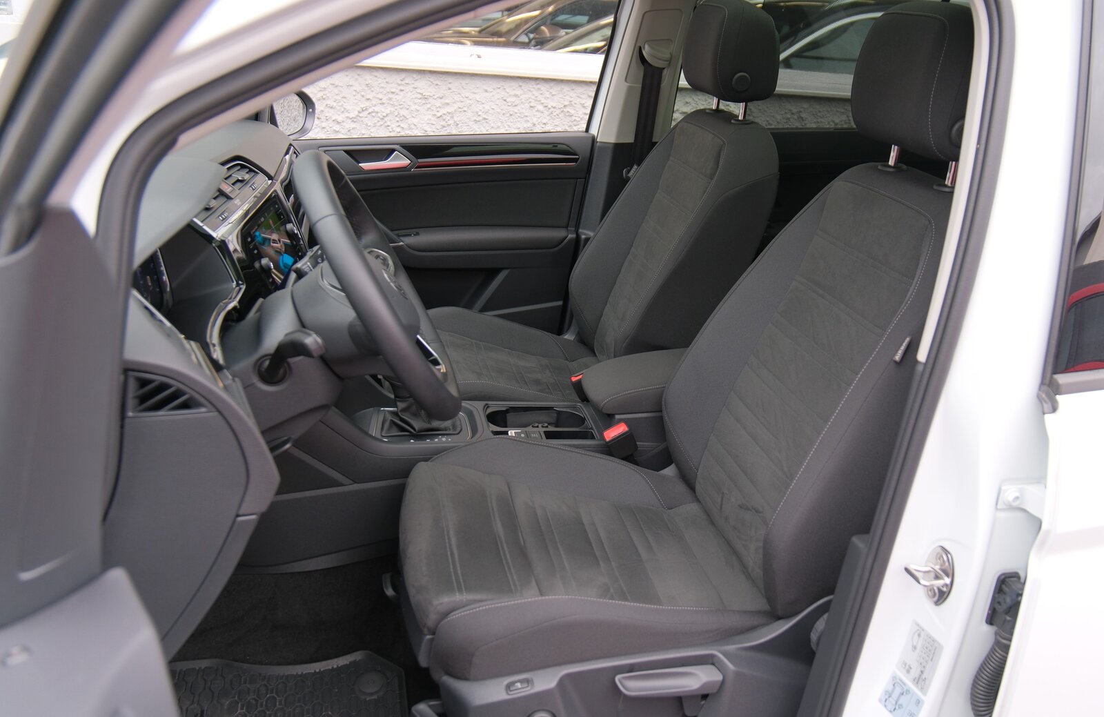 VW Touran 1.5 TSI EVO Comfort United R Line DSG, Essence, Occasion / Utilisé, Automatique - 4
