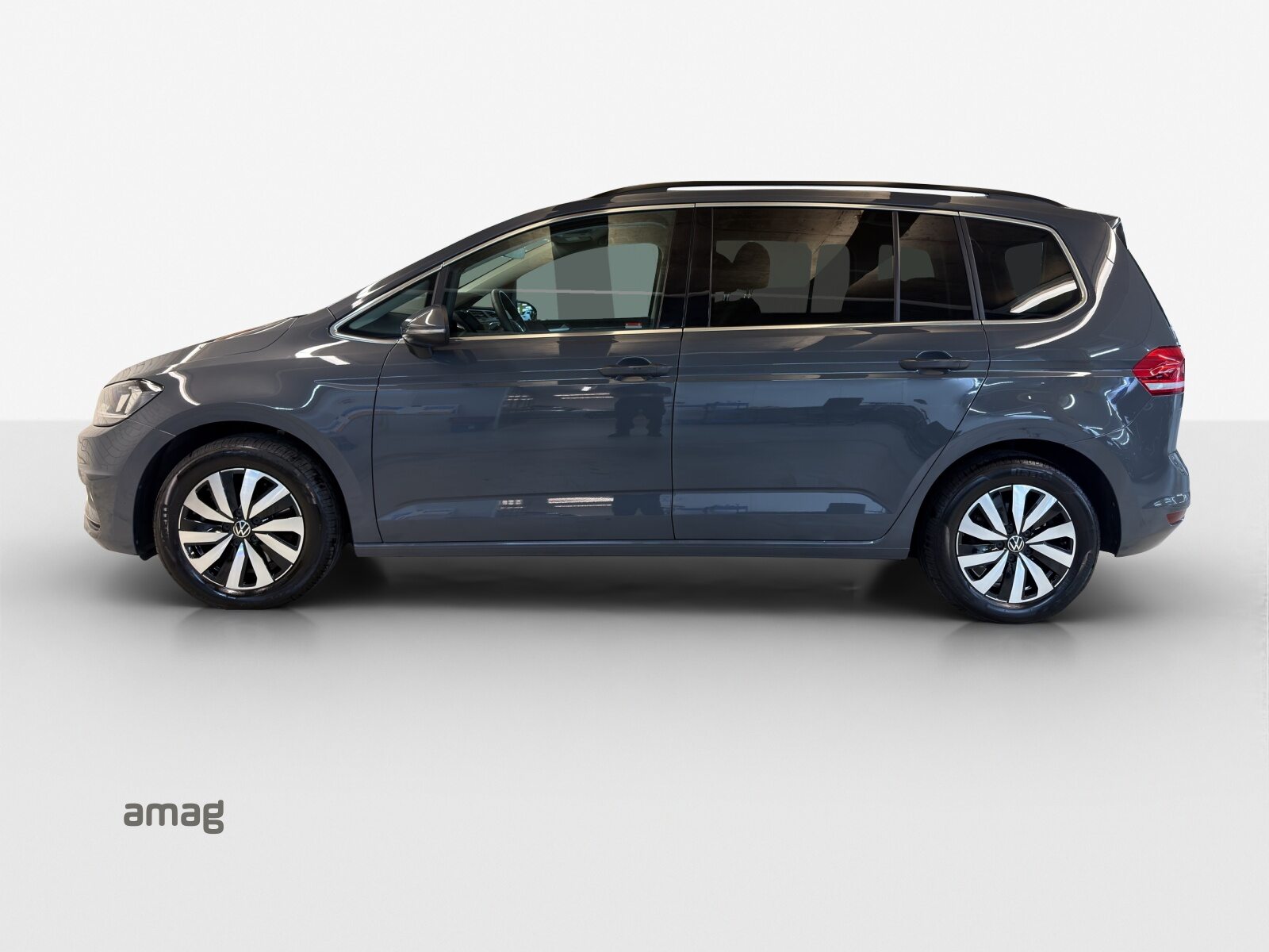 VW Touran Comfortline, Petrol, Second hand / Used, Automatic - 2