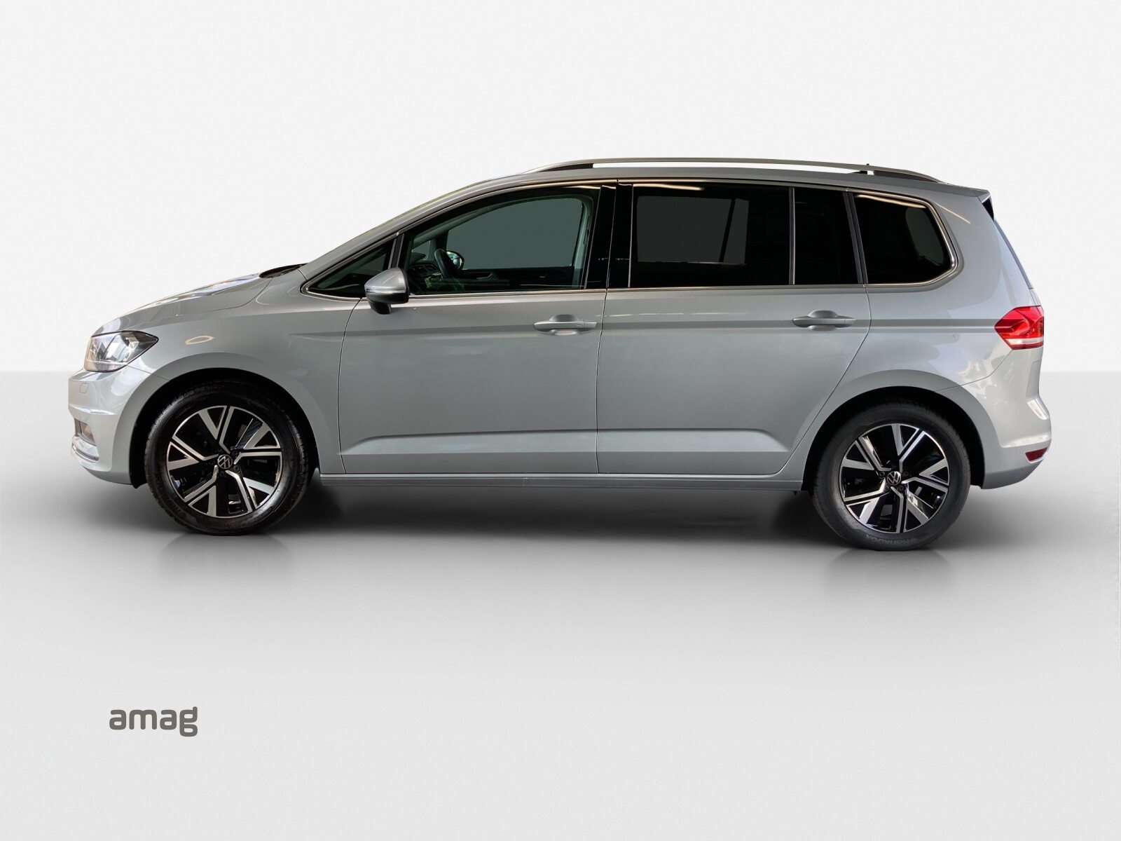 VW Touran Highline, Petrol, Second hand / Used, Automatic - 2
