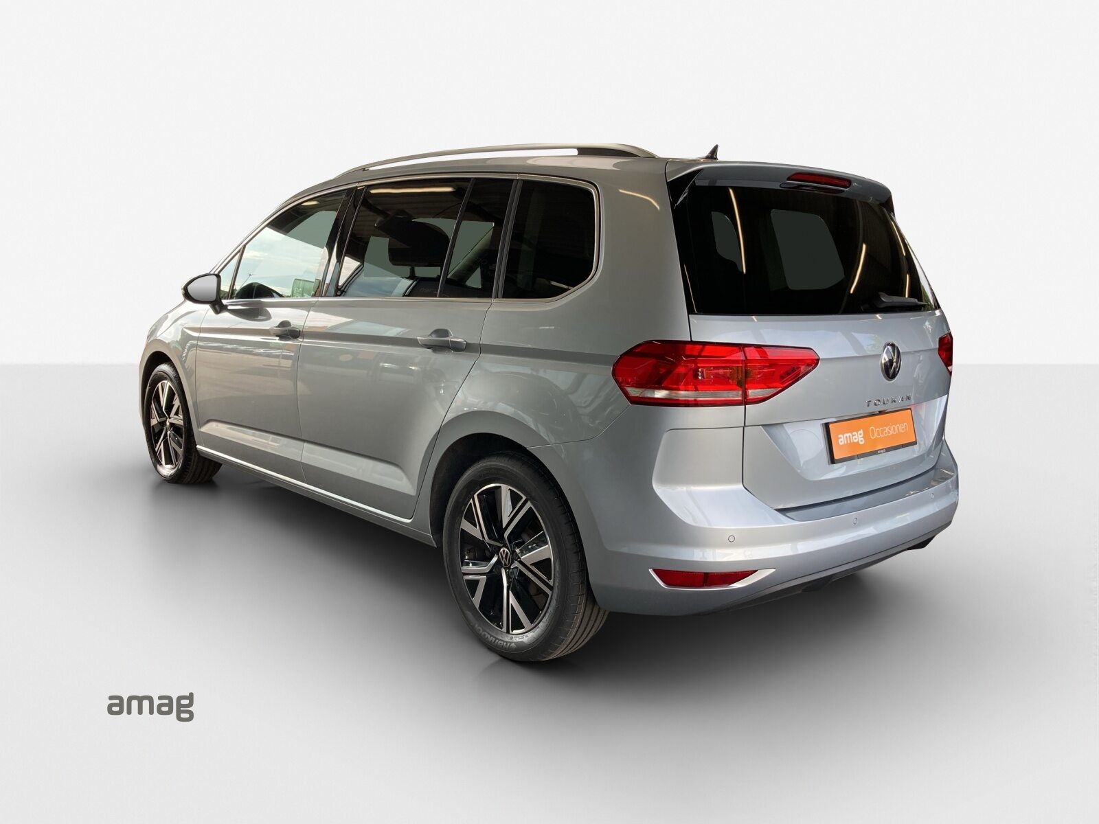 VW Touran Highline, Petrol, Second hand / Used, Automatic - 3