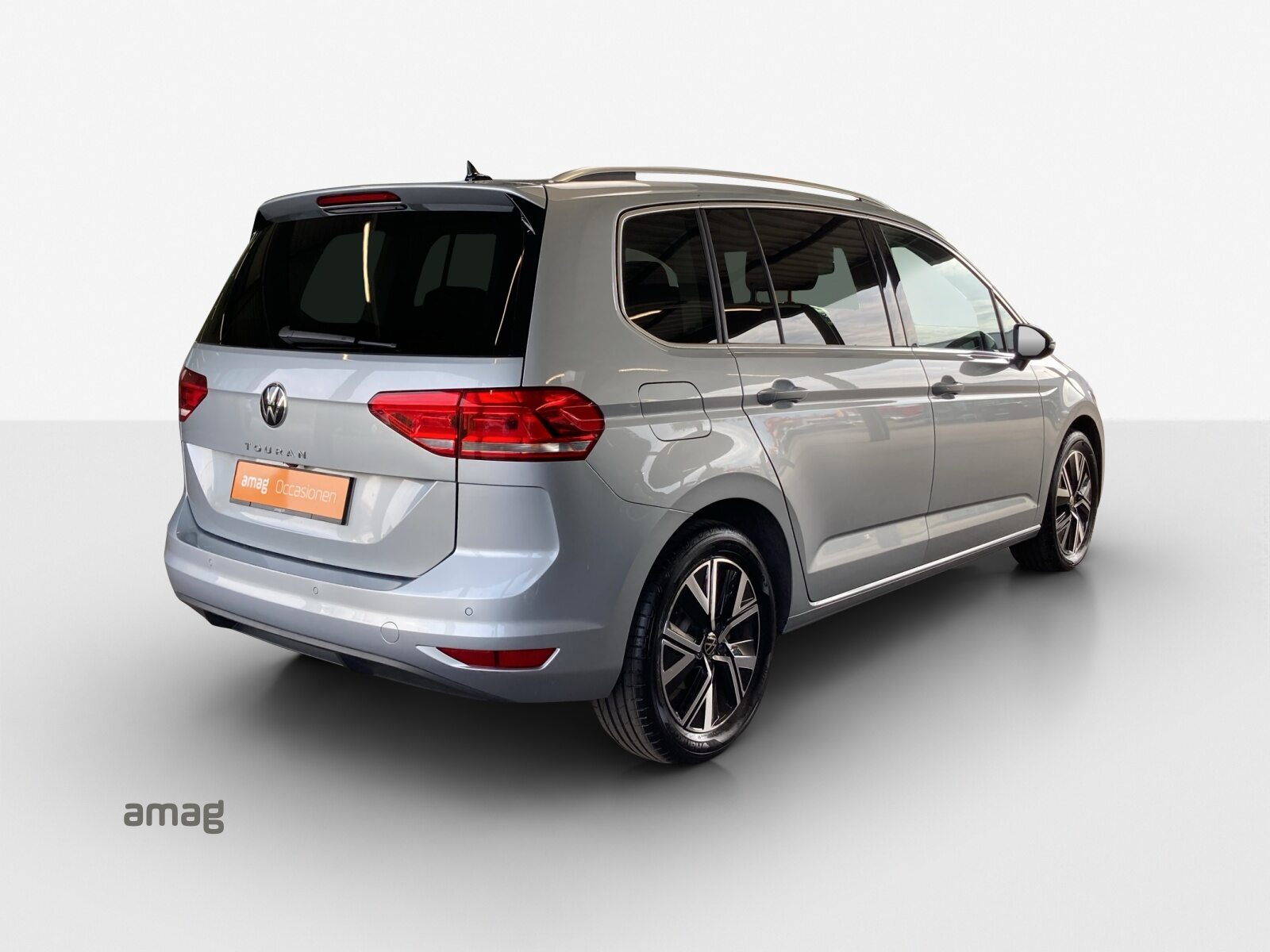 VW Touran Highline, Petrol, Second hand / Used, Automatic - 5