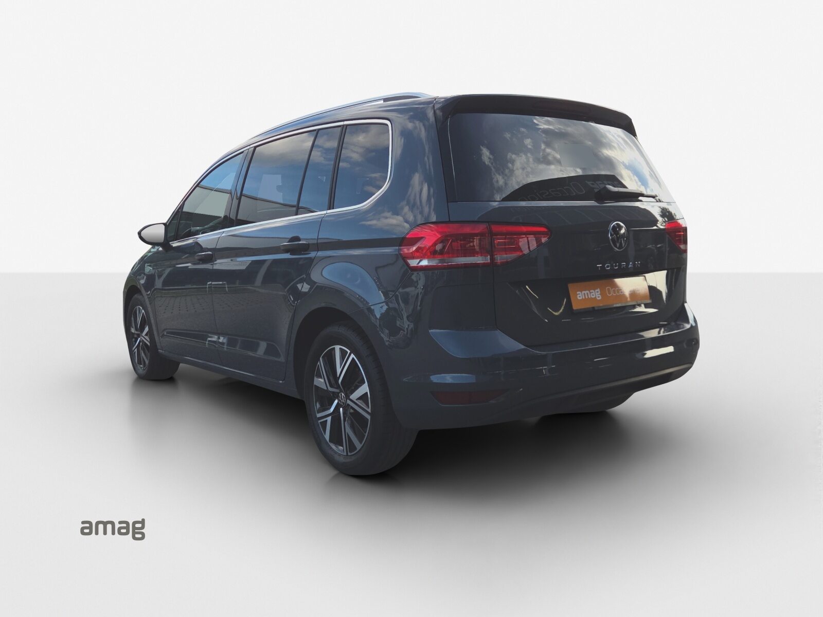 VW Touran Highline, Petrol, Second hand / Used, Automatic - 3