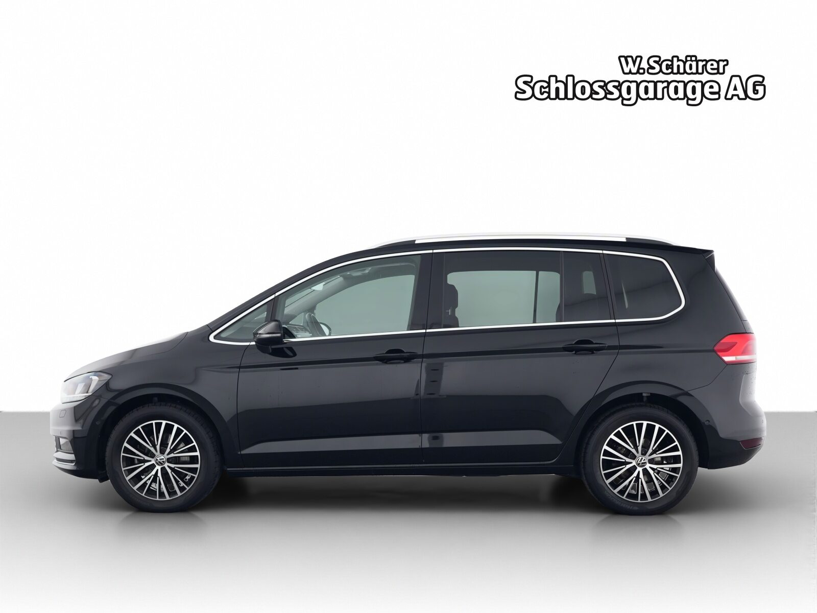 VW Touran Highline, Petrol, Second hand / Used, Automatic - 2