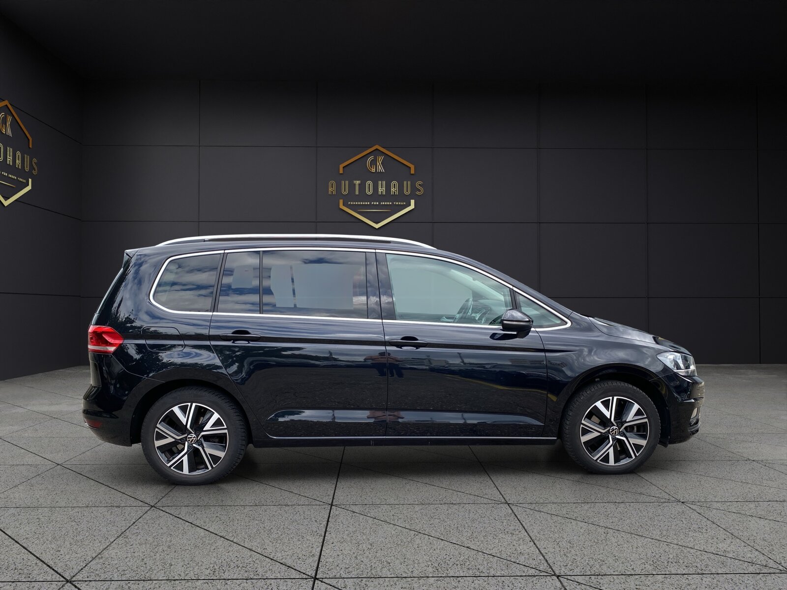 VW Touran 1.5 TSI EVO Comfortline DSG 7 Sitze, Benzin, Occasion / Gebraucht, Automatik - 7