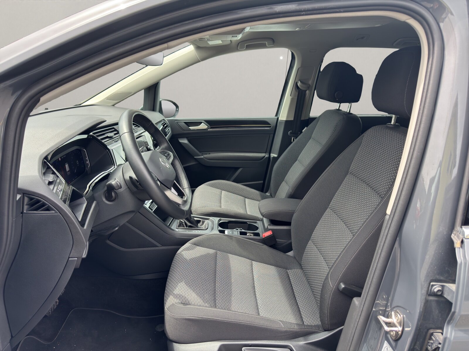 VW Touran 1.5 TSI Comfortline DSG, Benzin, Occasion / Gebraucht, Automatik - 6