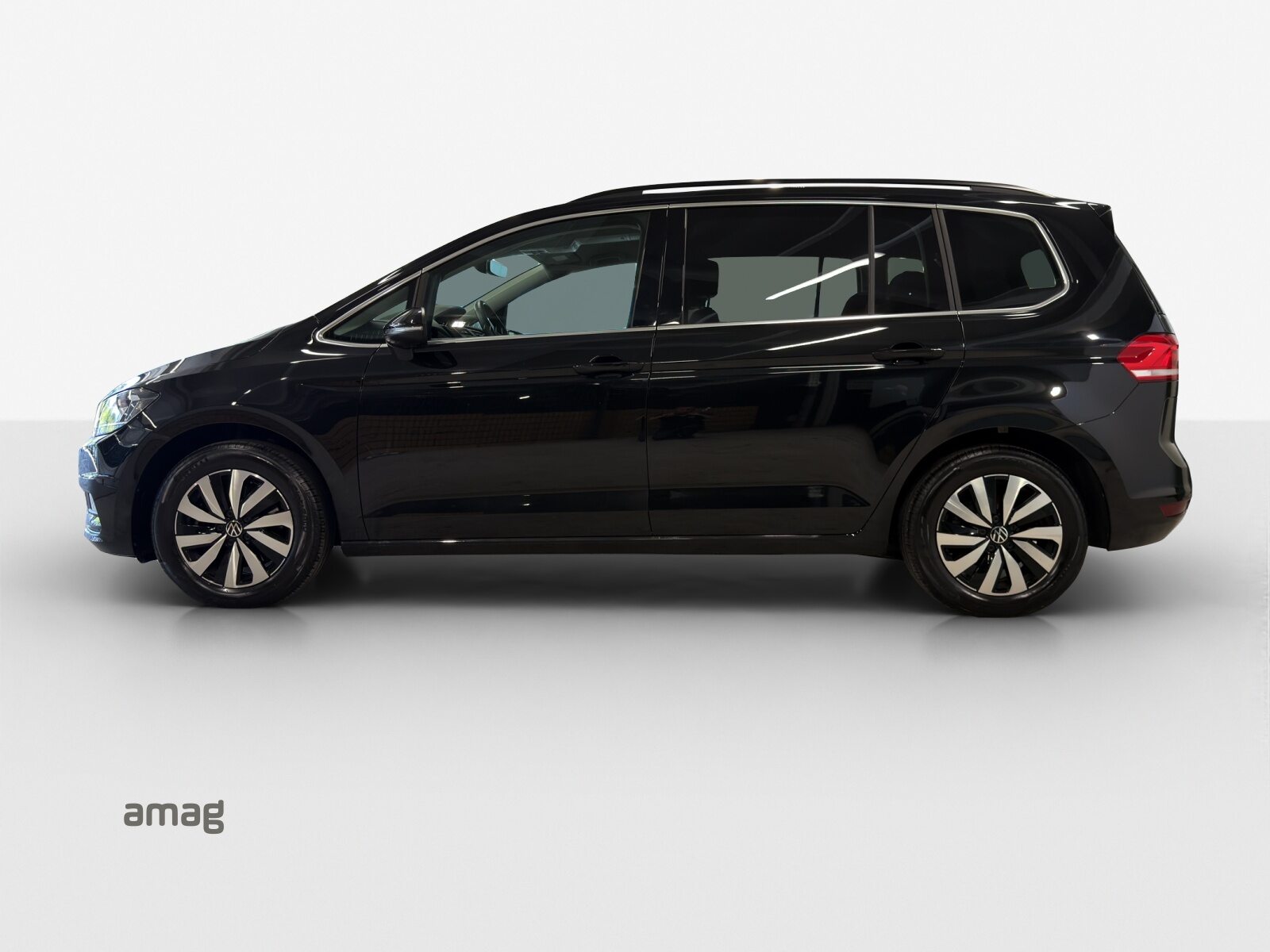 VW Touran Comfortline, Petrol, Second hand / Used, Automatic - 2