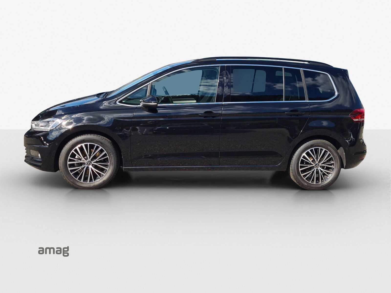 VW Touran Comfortline, Petrol, Second hand / Used, Automatic - 2