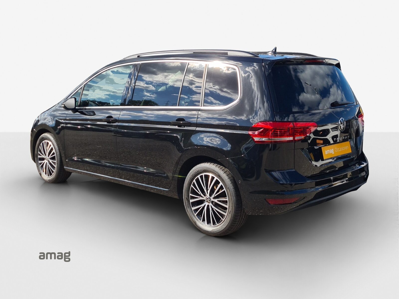 VW Touran Comfortline, Petrol, Second hand / Used, Automatic - 3