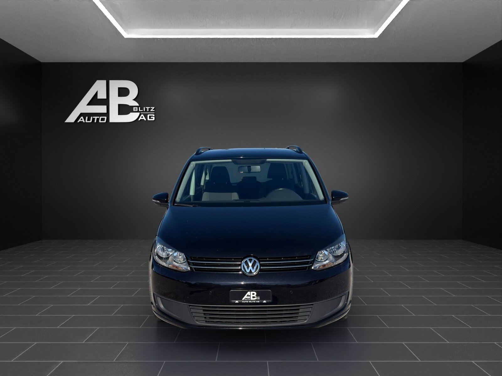 VW Touran 1.4 TSI Trendline DSG mit 140 PS