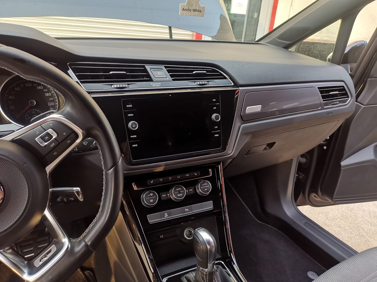 VW Touran 1.5 TSI EVO Highline DSG R-line ** 7-Sitzer ** Ab MF, Benzin, Occasion / Gebraucht, Automatik - 4