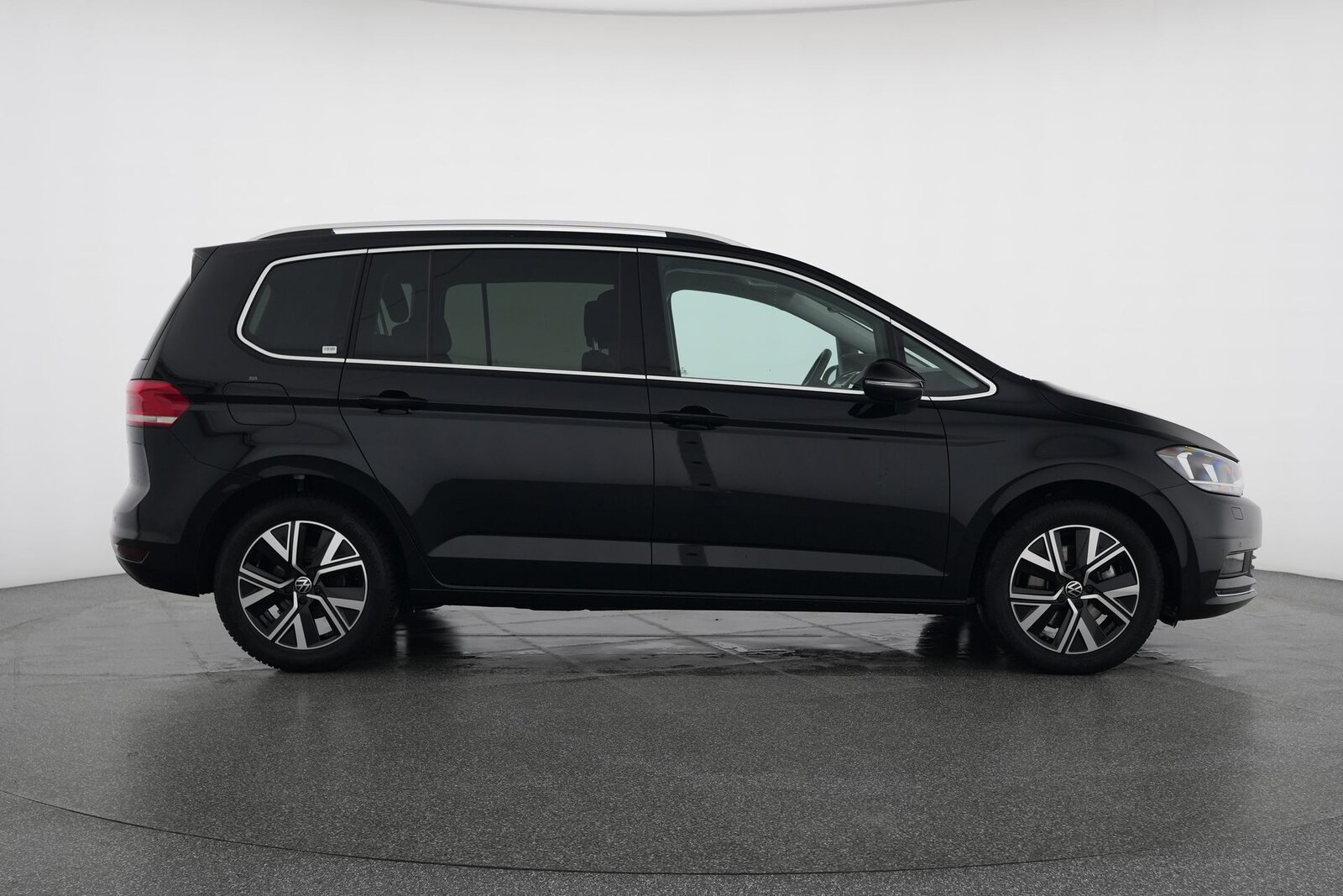 VW Touran 1.5 TSI Highline DSG, Petrol, Second hand / Used, Automatic - 6