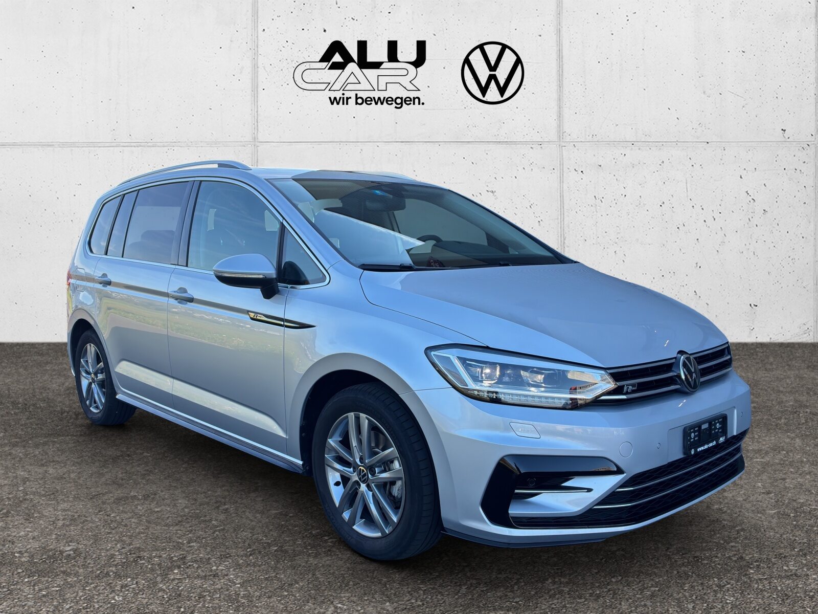 VW Touran Highline, Petrol, Second hand / Used, Automatic - 5