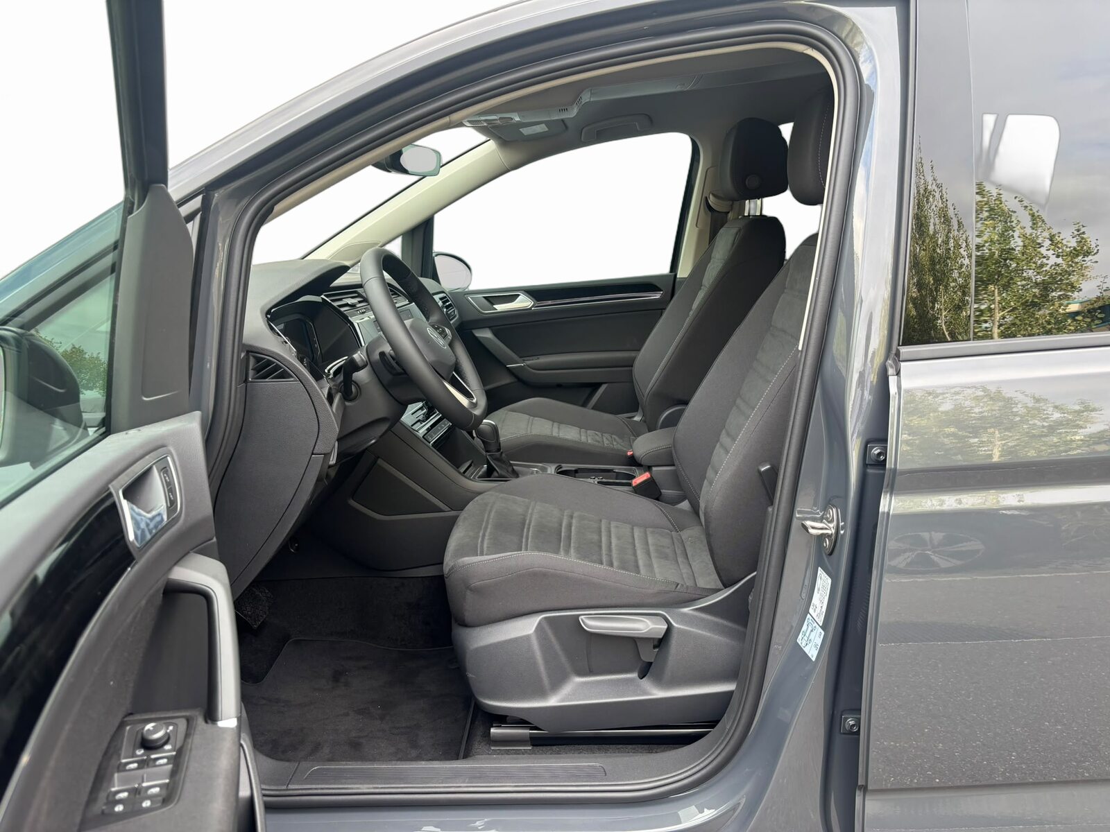 VW Touran Highline UNITED, Benzina, Occasioni / Usate, Automatico - 5