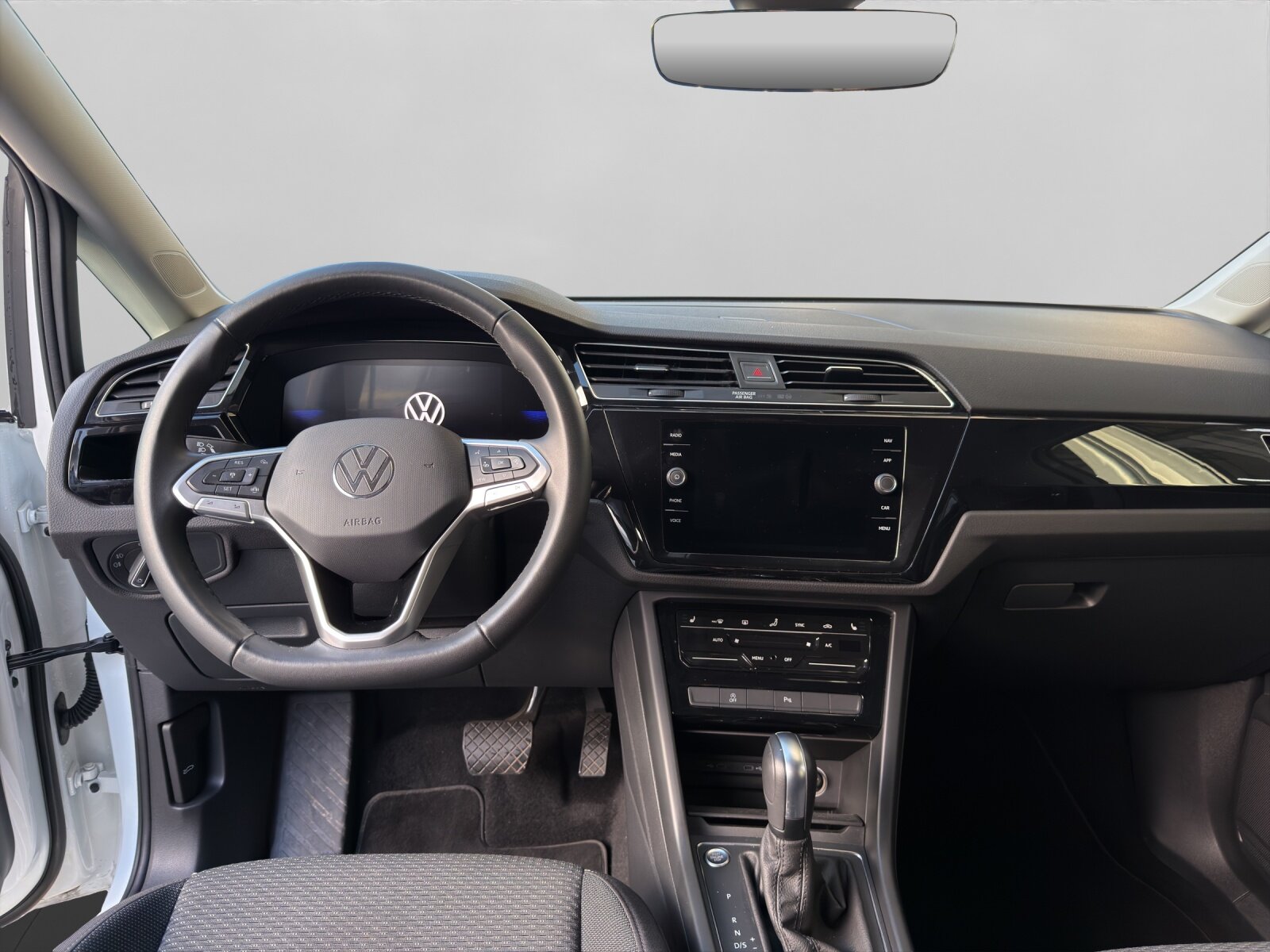 VW Touran 1.5 TSI Comfortline DSG, Benzin, Occasion / Gebraucht, Automatik - 7