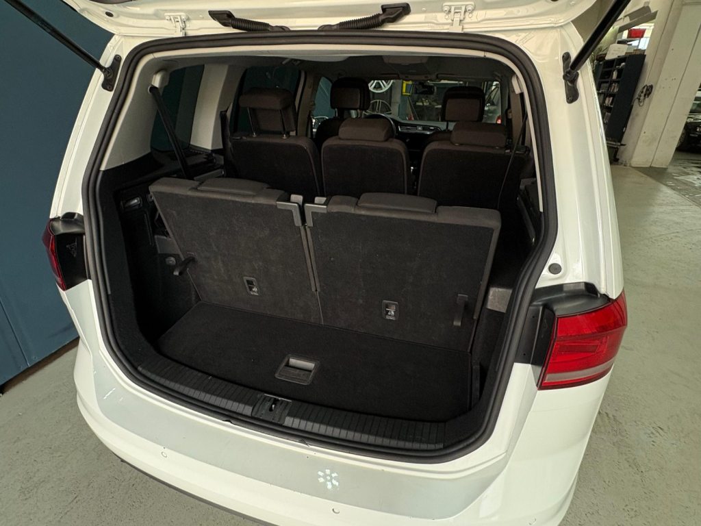VW TOURAN 1.4 TSI Highline DSG, Benzin, Occasion / Gebraucht, Automatik - 7