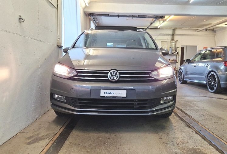 VW TOURAN 1.4 TSI Comfortline DSG 7-Sitze PANORAMADACH, Benzin, Occasion / Gebraucht, Automatik - 4
