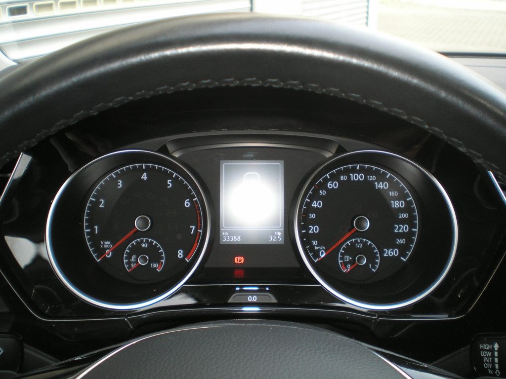 VW TOURAN 1.5 TSI Comfortline DSG, Benzin, Occasion / Gebraucht, Automatik - 5