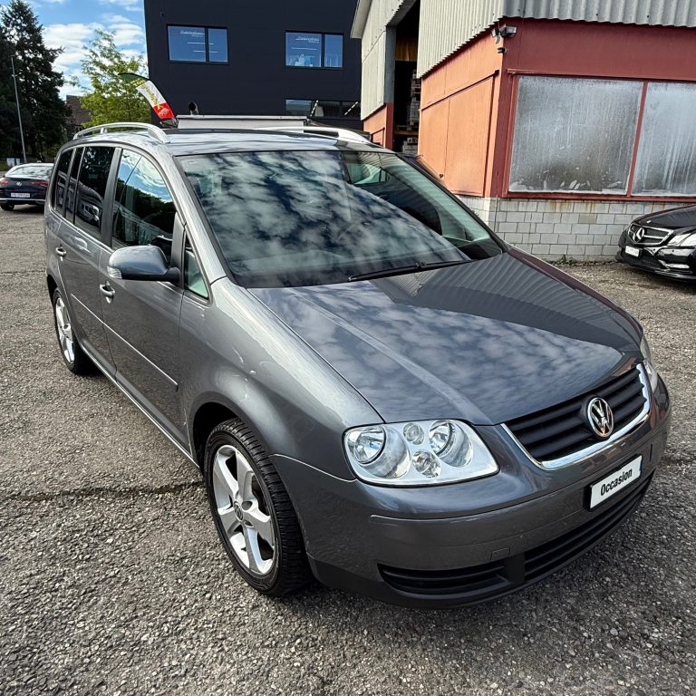 VW TOURAN 2.0 FSI Trendline, Petrol, Second hand / Used, Automatic - 3