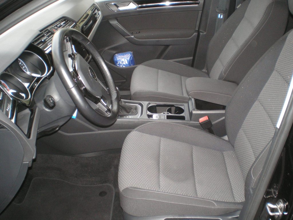VW TOURAN 1.5 TSI Comfortline DSG, Benzin, Occasion / Gebraucht, Automatik - 4