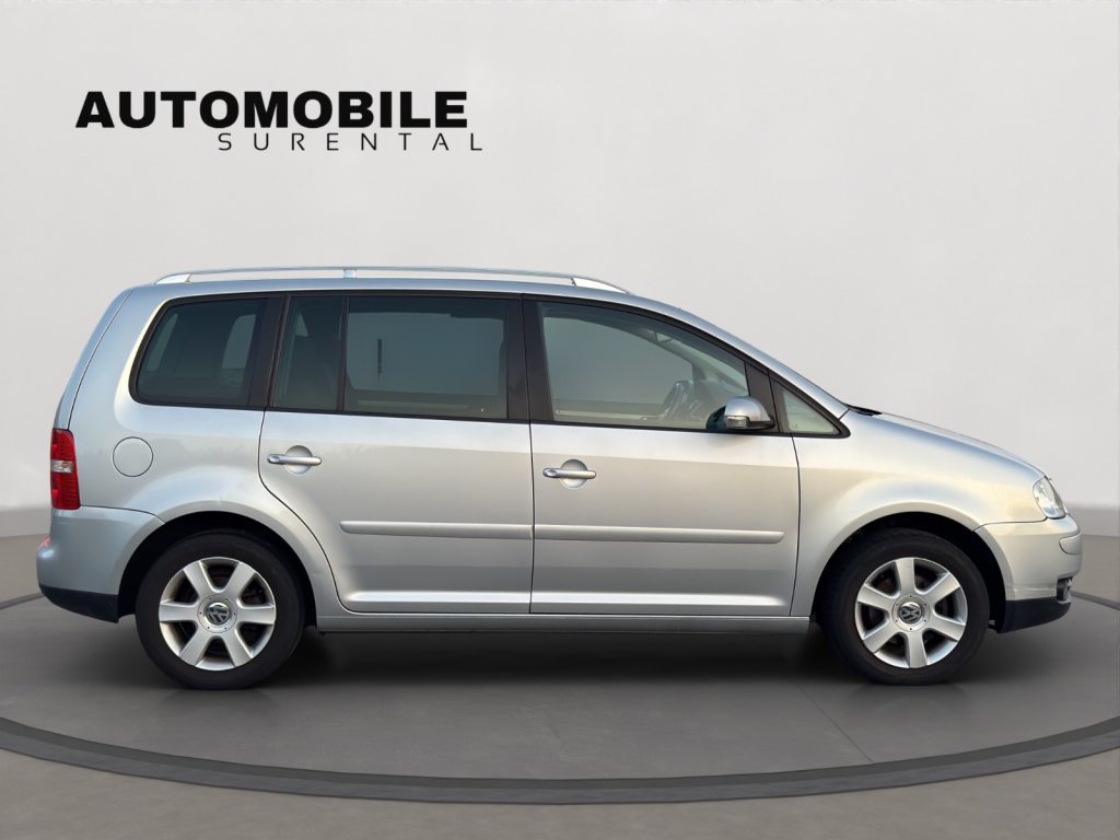 VW TOURAN 1.6 FSI Trendline, Petrol, Second hand / Used, Manual - 7