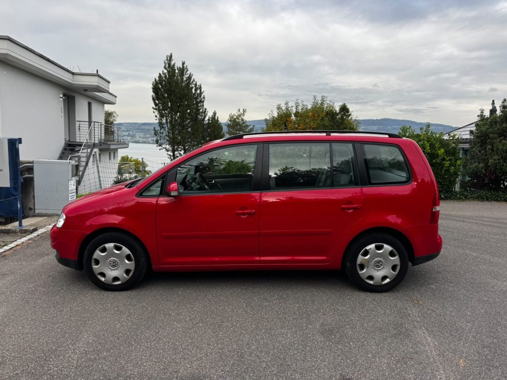 VW TOURAN 2.0 TDI Trendline DSG, Diesel, Second hand / Used, Automatic - 2