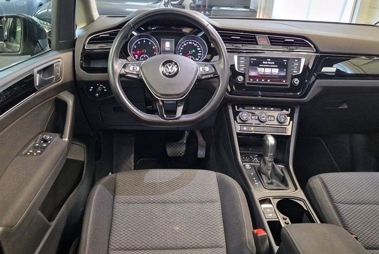 VW TOURAN 1.4 TSI Comfortline DSG 7-Sitze PANORAMADACH, Benzin, Occasion / Gebraucht, Automatik - 7