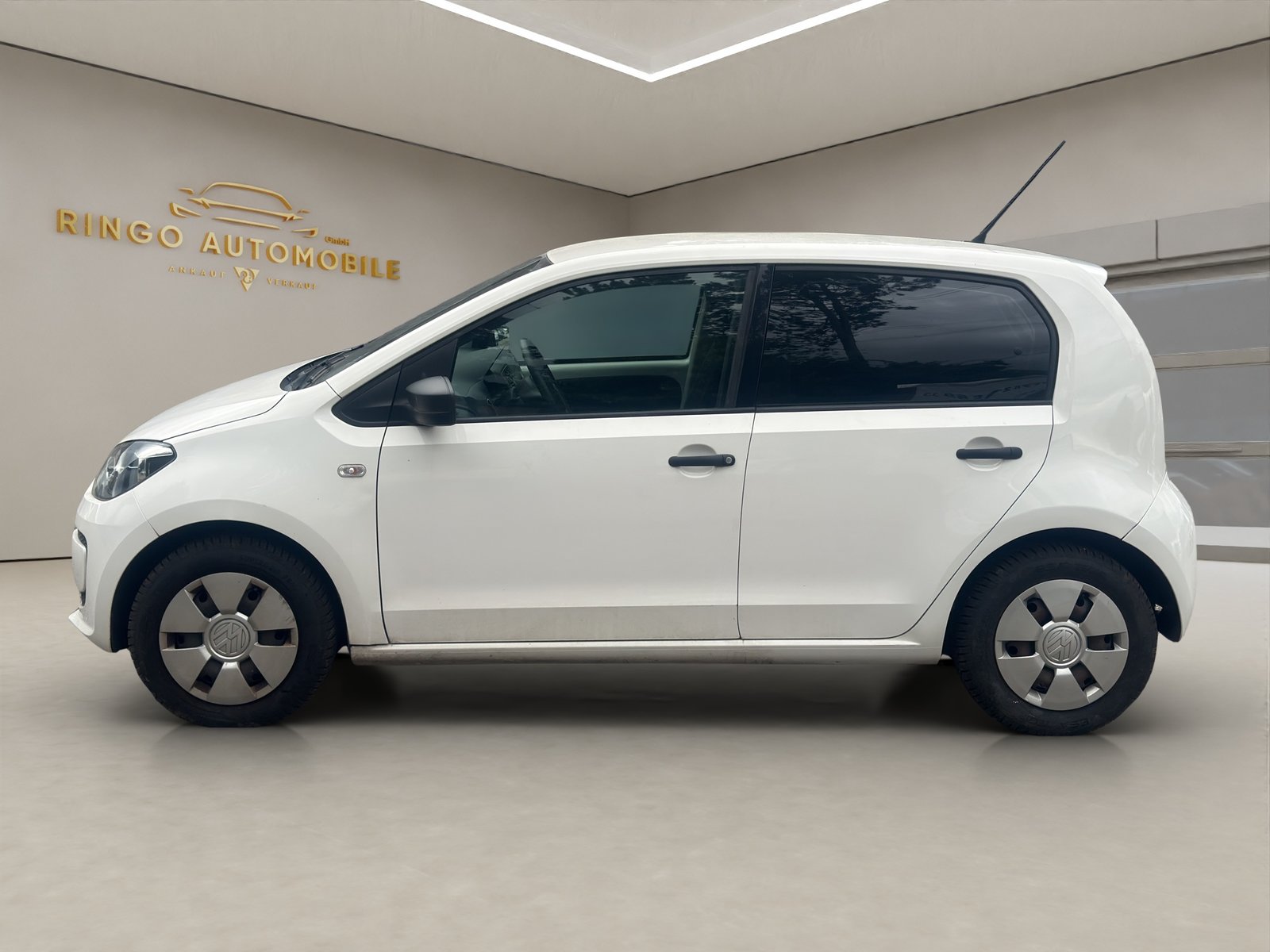 VW Up 1.0 white up Art on Ice, Benzin, Occasion / Gebraucht, Handschaltung - 4