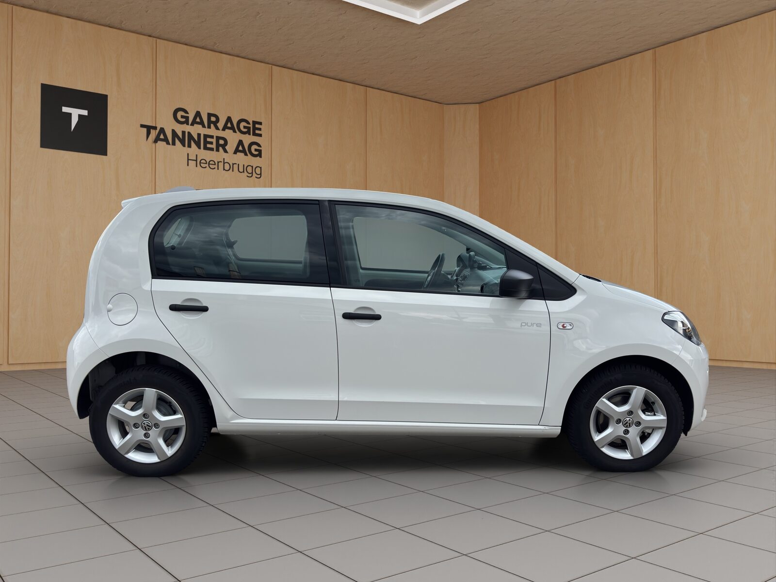VW up! pure up!, Petrol, Second hand / Used, Manual - 4